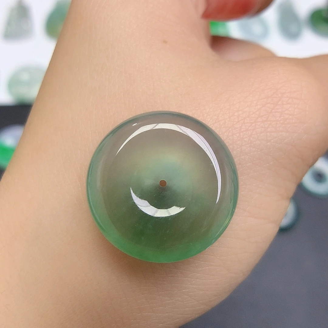 翡翠颈饰未镶嵌平安扣