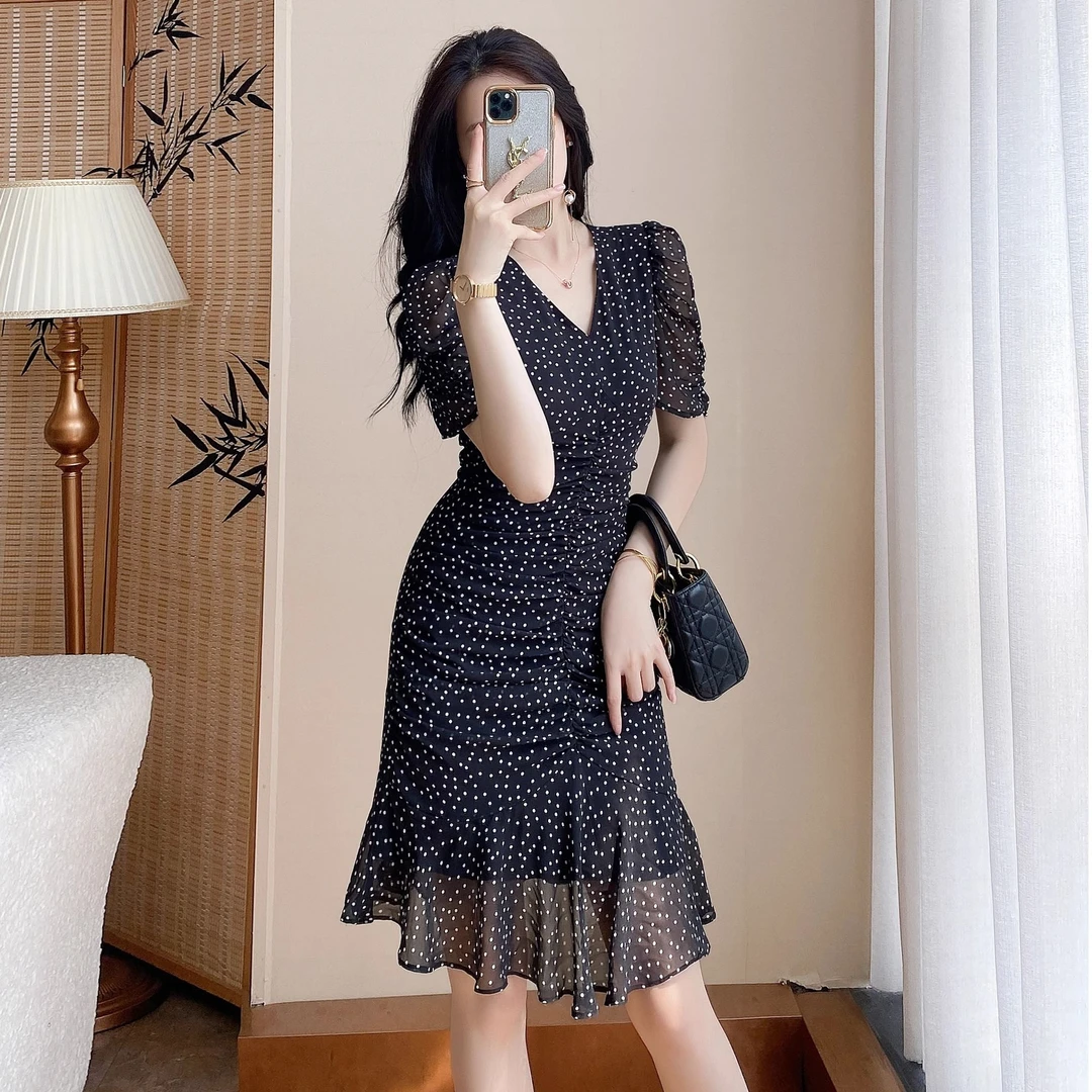 薄款修身雪纺连衣裙女气质短裙高级质感法式波点鱼尾裙子名媛时尚