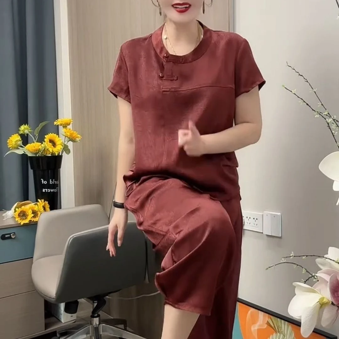 新款复古盘扣纯色宽松显瘦洋气减龄女装