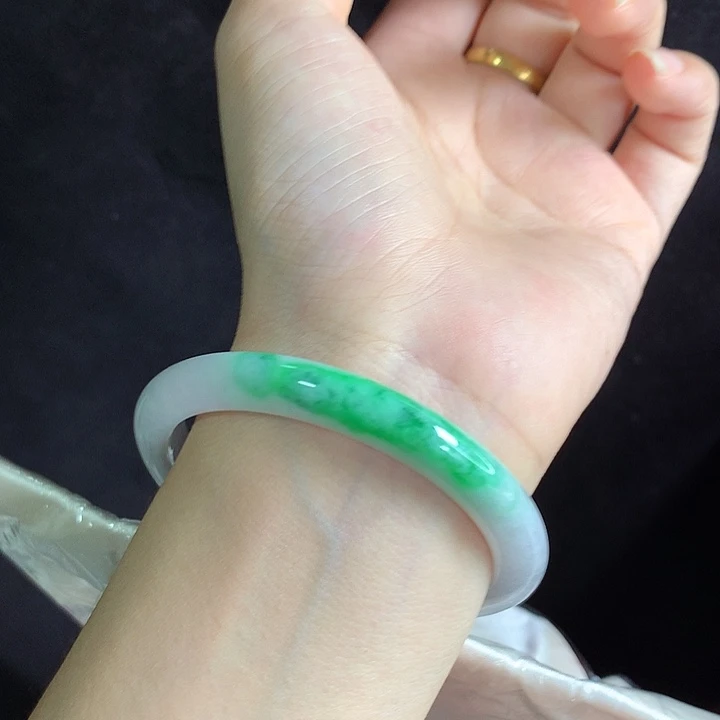 翡翠未镶嵌手镯56圈6337