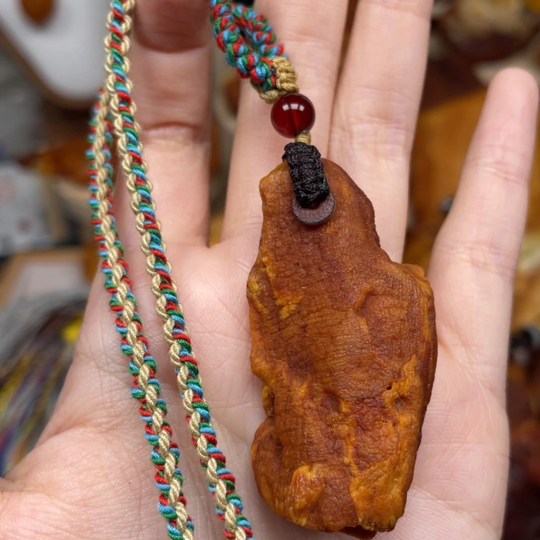 未镶嵌琥珀珠宝奇石