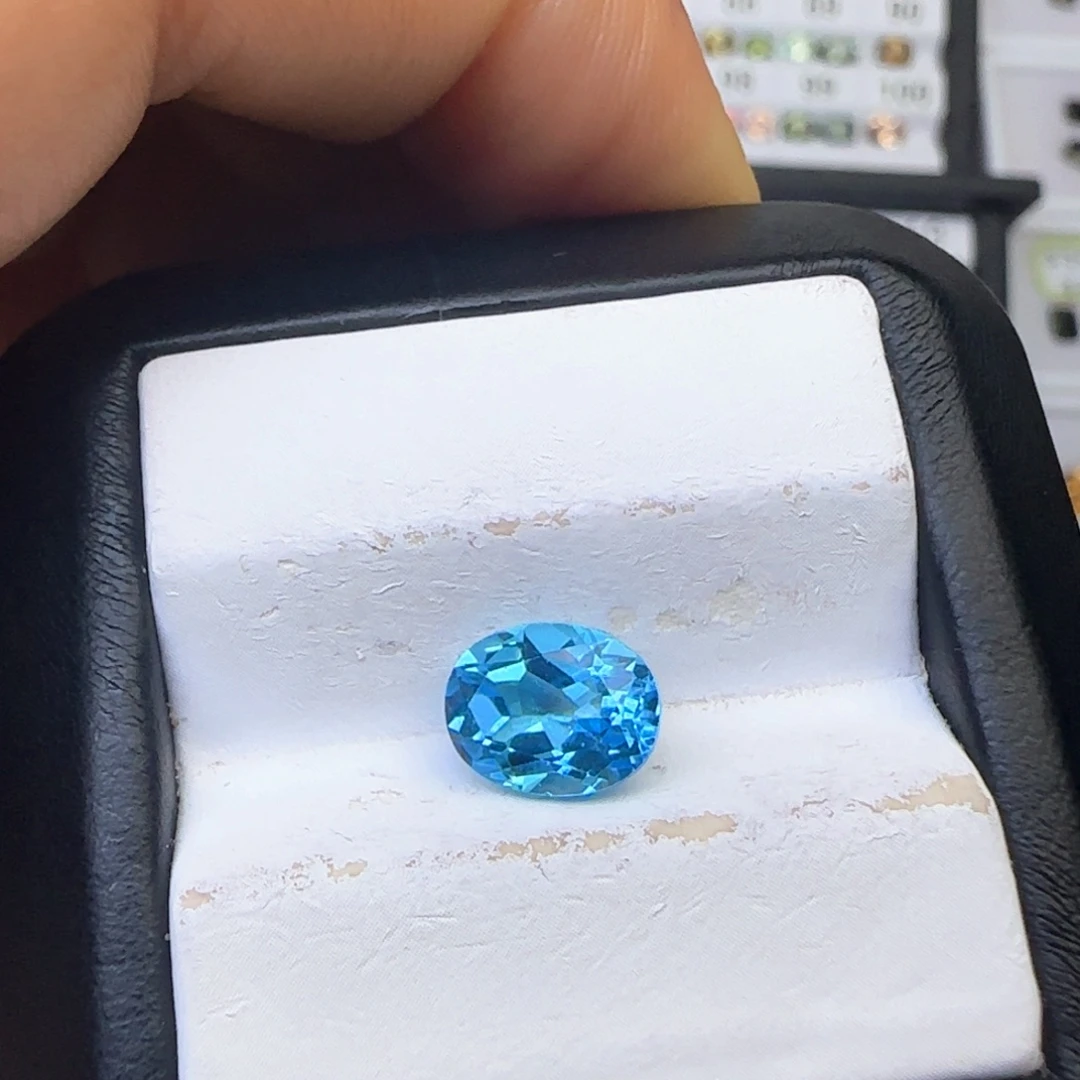 托帕石裸石7*9mm 2.68ct