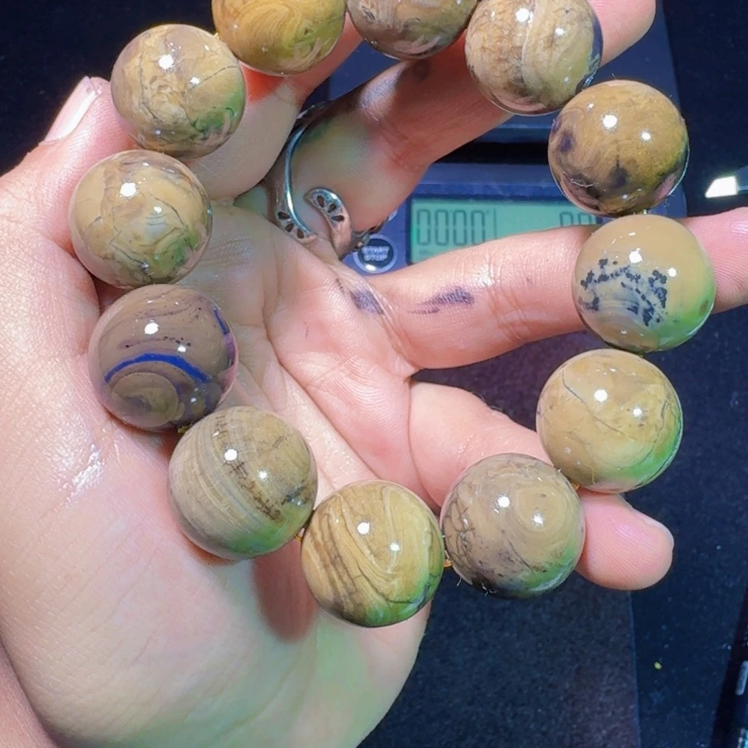 琥珀未镶嵌裸石琥珀