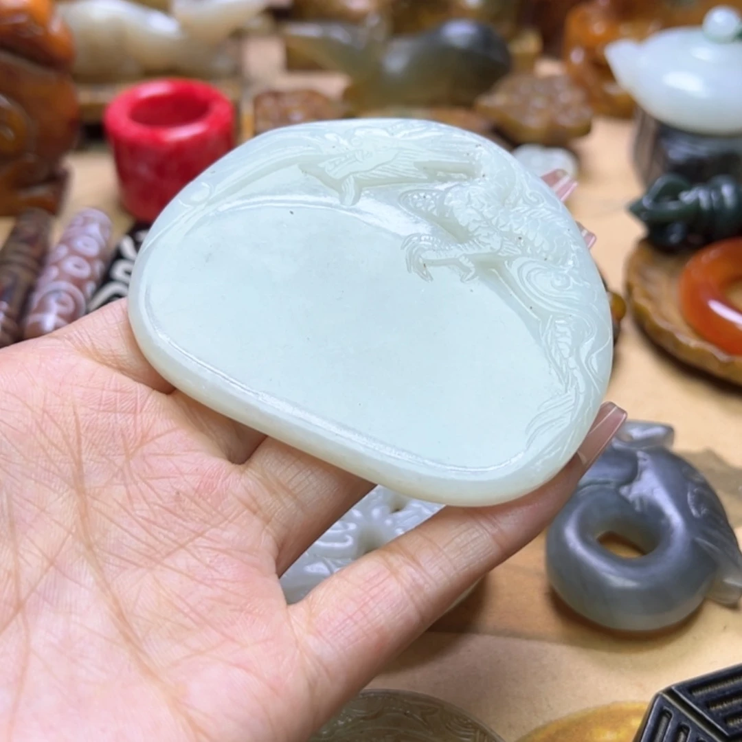 【闪购商品】蛇纹石玉颈饰未镶嵌