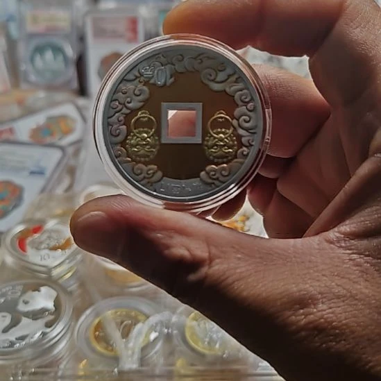 纯银昆*2025年30克彩银币原盒原证