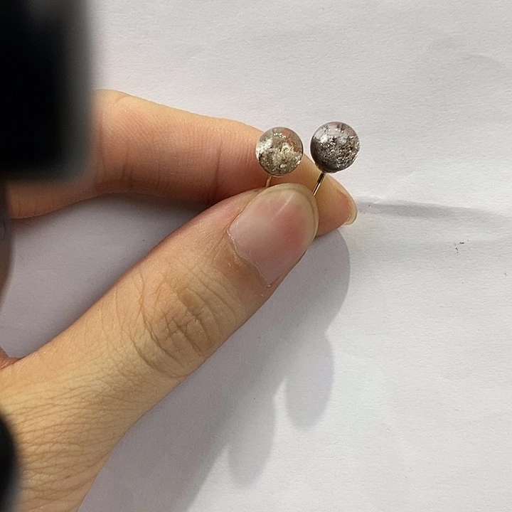 琥珀未镶嵌颈饰多人