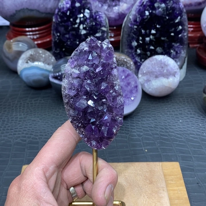 紫晶未镶嵌大型摆件（非配饰）