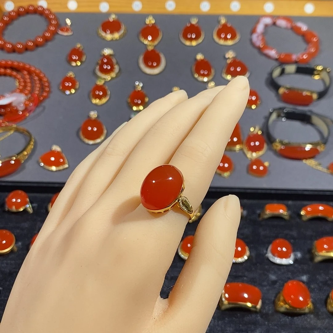 南红玛瑙戒指18K金镶嵌