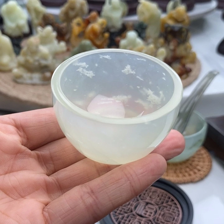 岫玉未镶嵌四大名玉茶杯