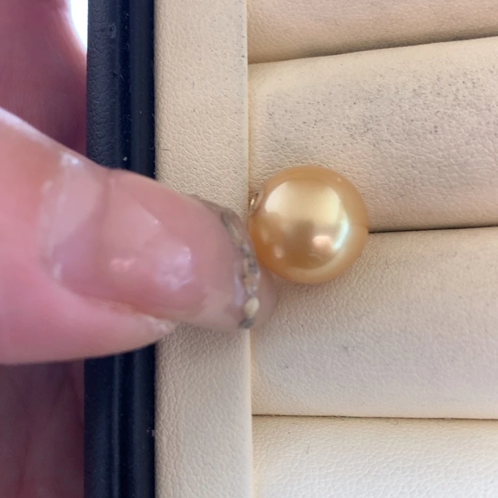 颈饰18K金镶嵌海水珍珠