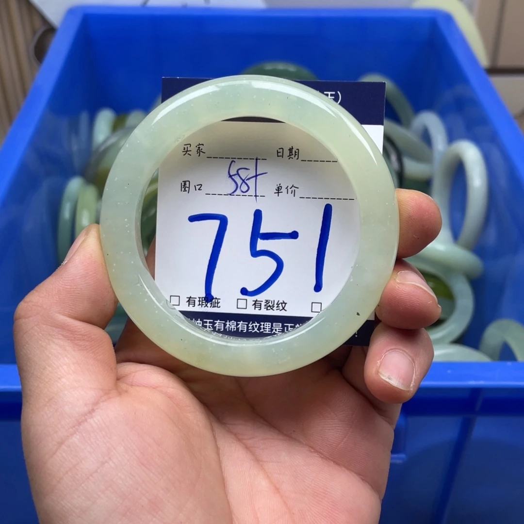 岫玉手镯手镯未镶嵌