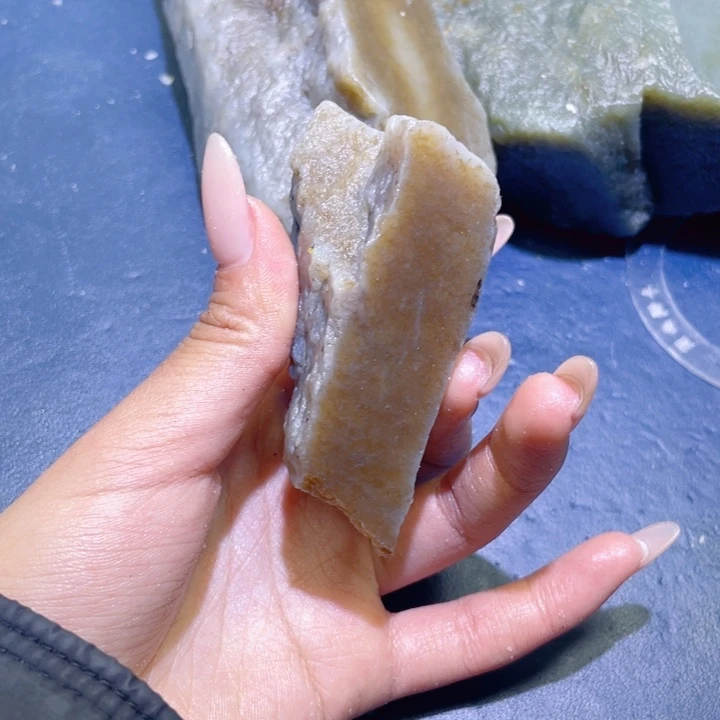 和田玉未镶嵌珠宝半成品