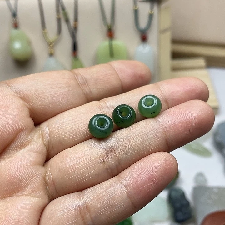 觉***知和田玉未镶嵌颈饰