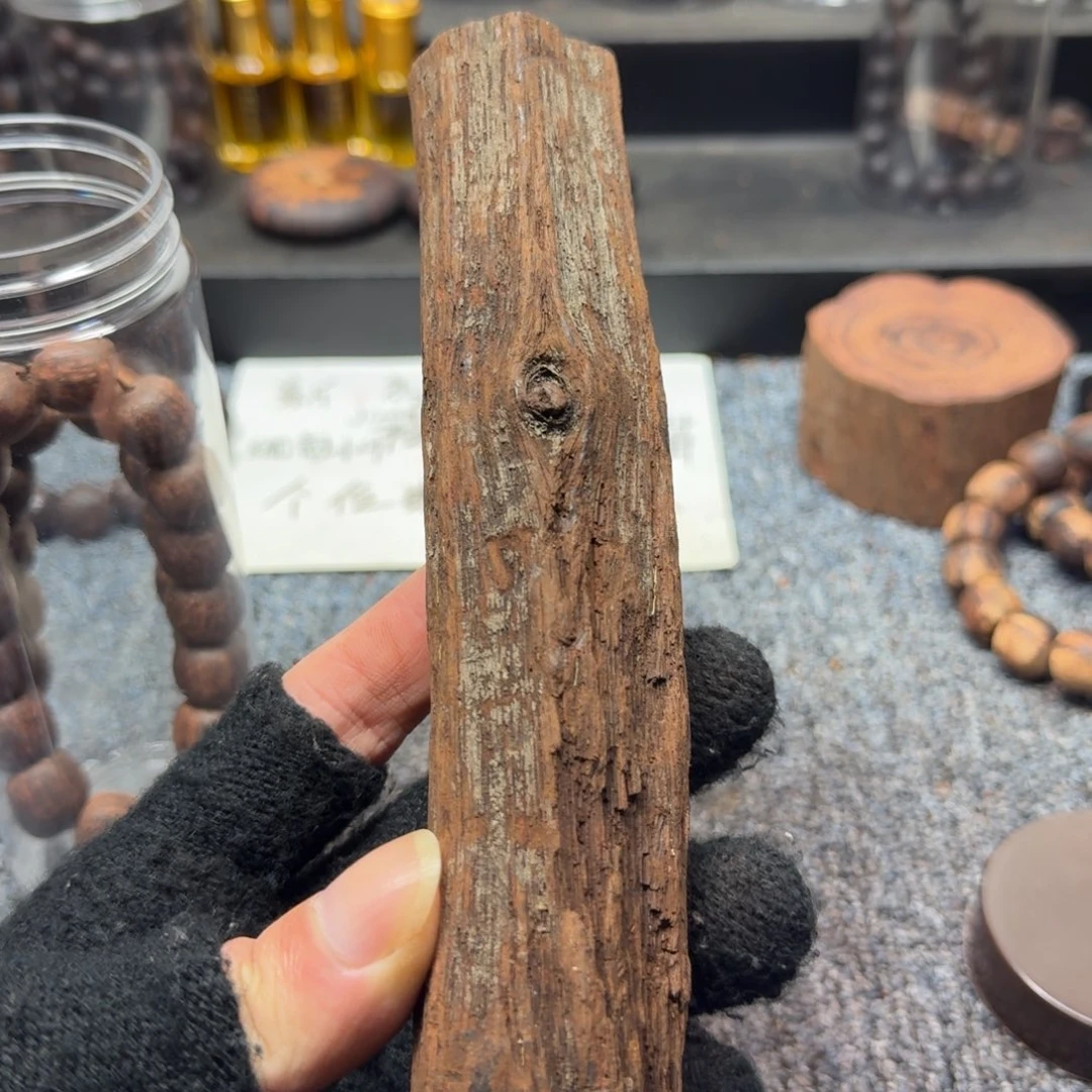 藤类雪**雨长根降真香原木料