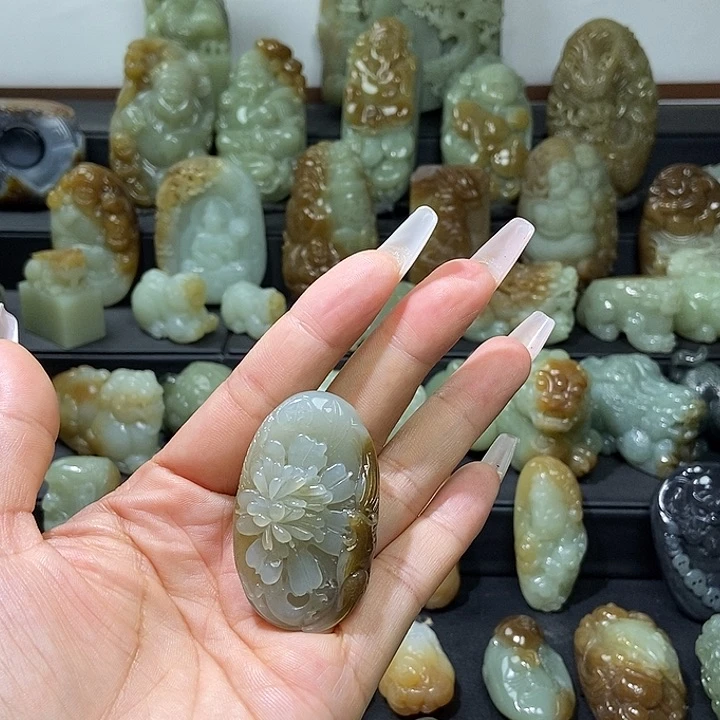 和田玉未镶嵌颈饰