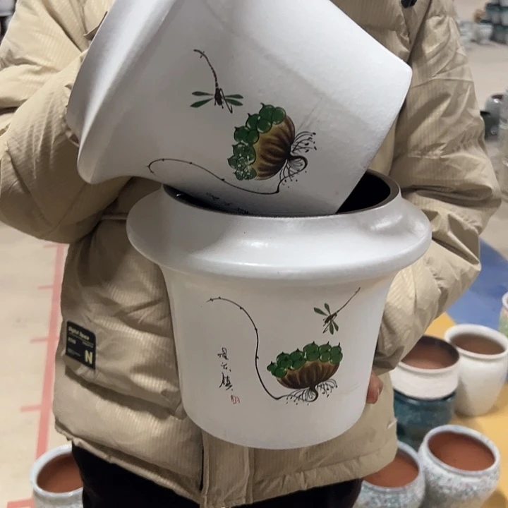 高度20厘米口18厘米