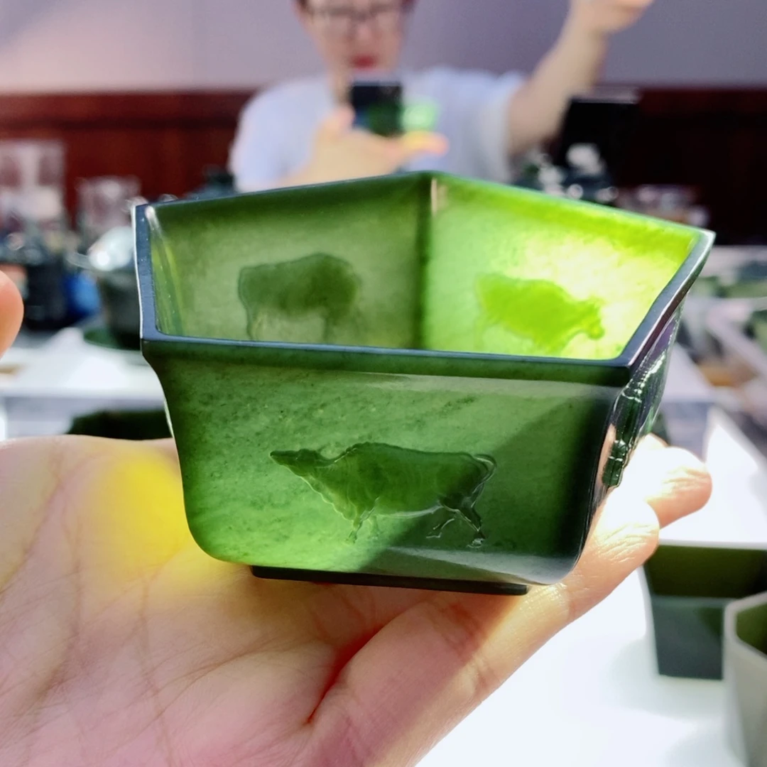 未镶嵌和田玉（青玉）摆件微瑕