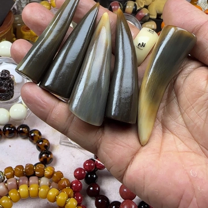 大果紫檀（缅甸花梨）吊坠一个