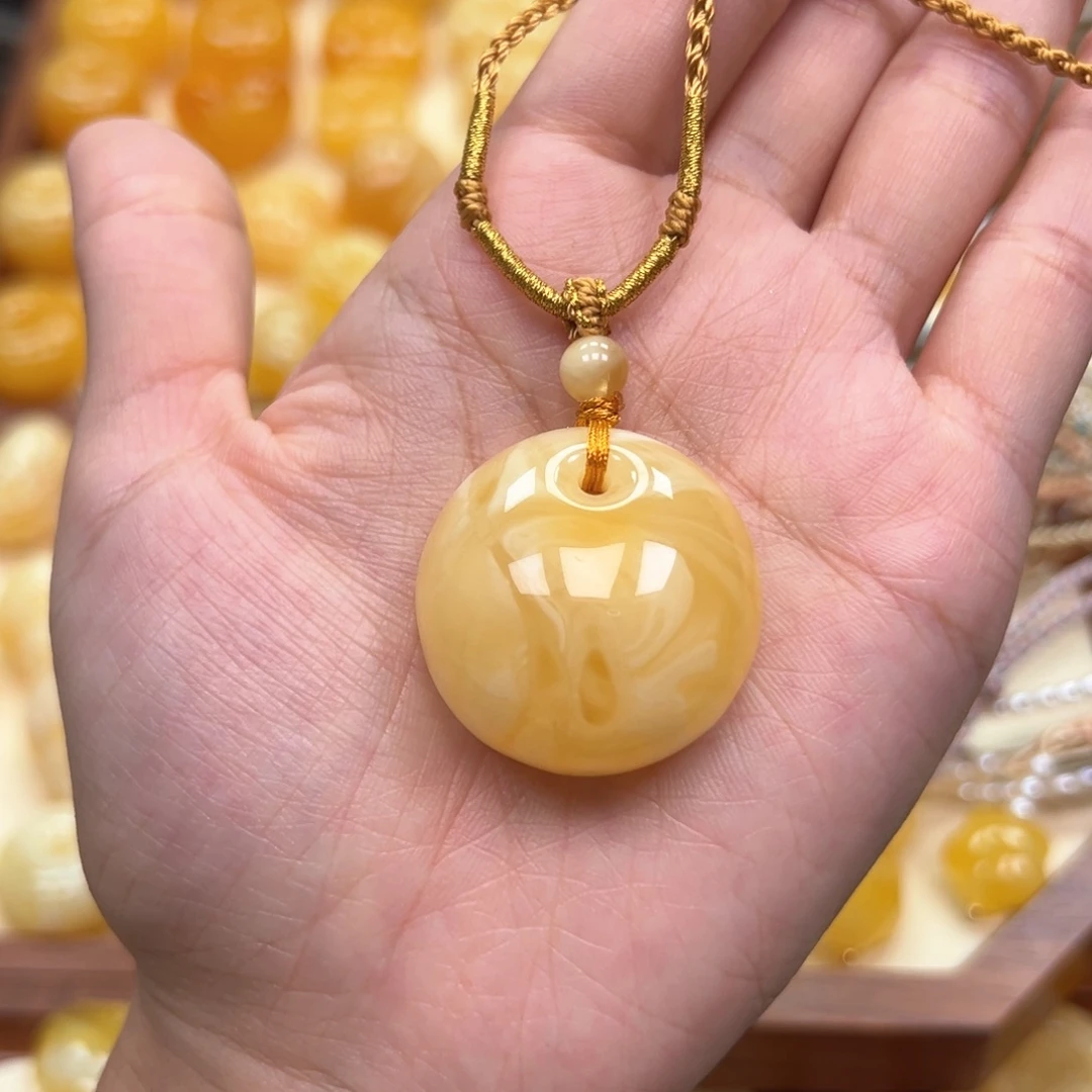 琥珀未镶嵌颈饰蜜蜡