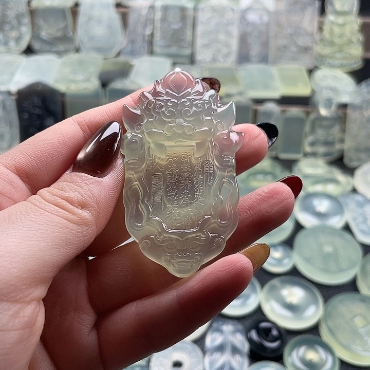 岫玉未镶嵌颈饰山鬼令