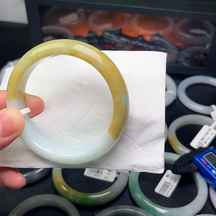 翡翠未镶嵌手镯手镯