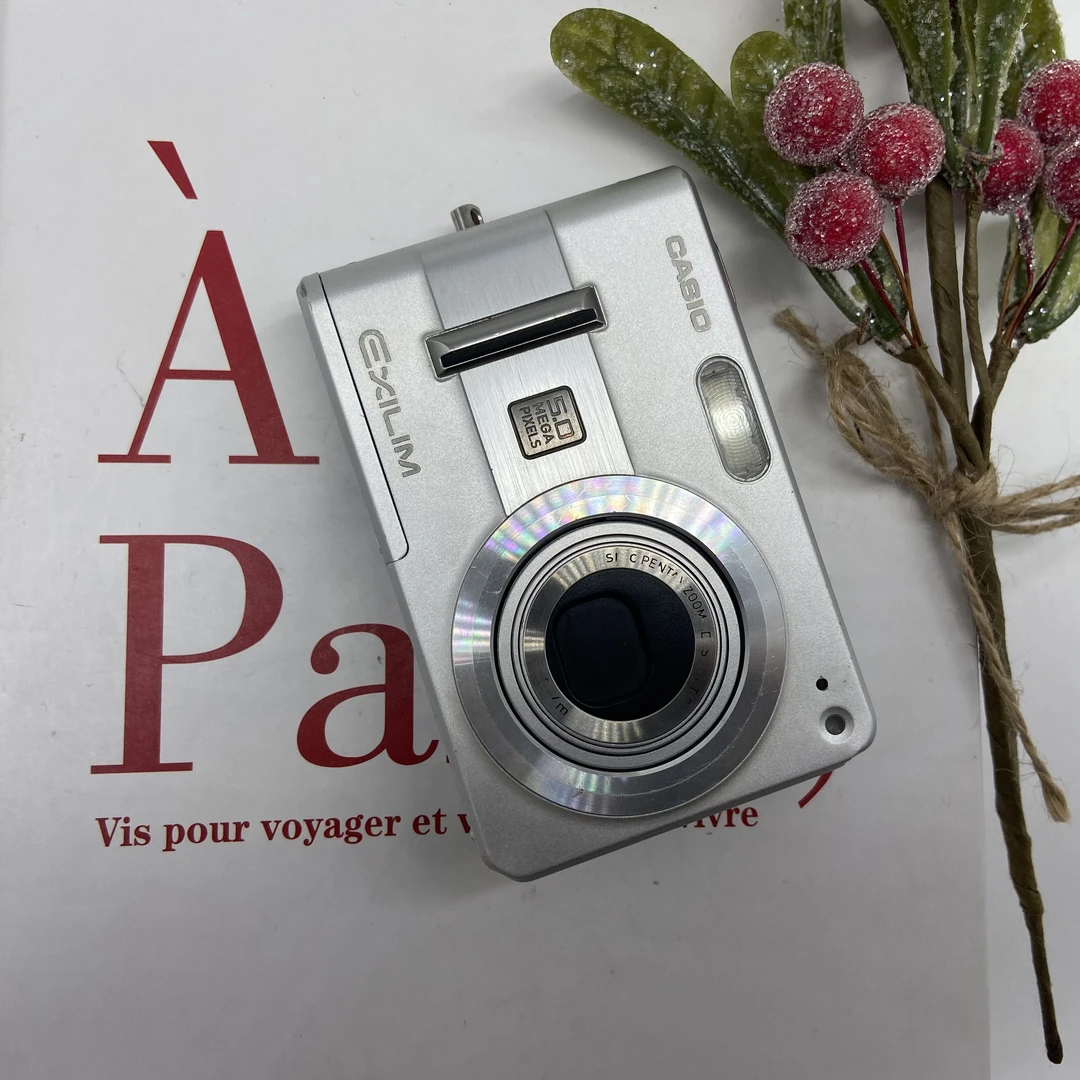 95新 Casio/卡西欧 EX-Z57 500万像素 3倍光学变焦（no退no换）