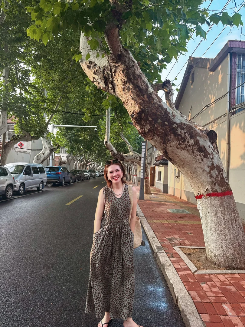 木子静−【小欢喜】时尚V领显瘦大摆抽绳棉绸连衣裙-B