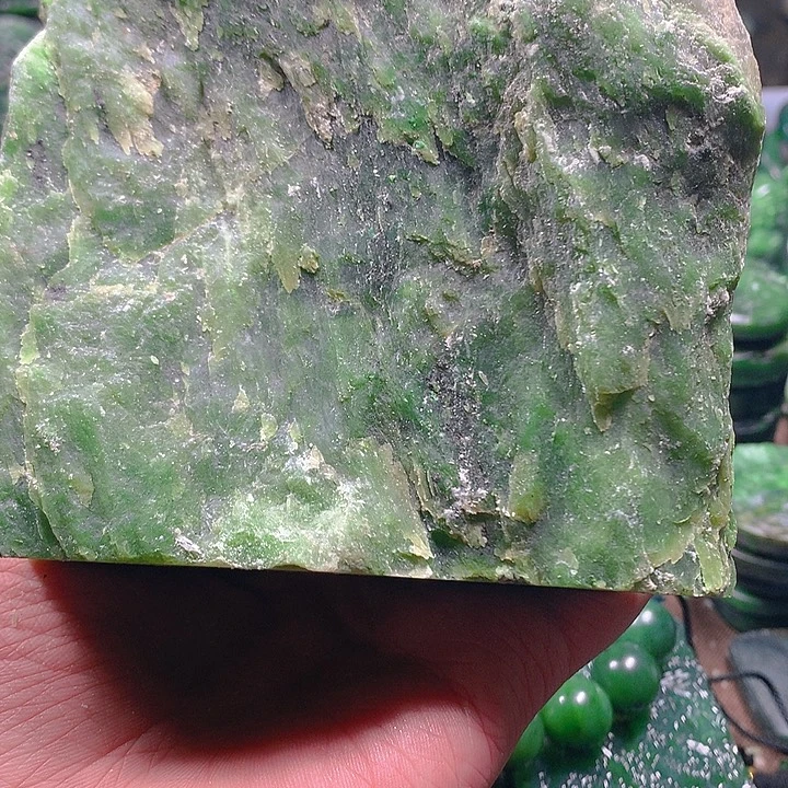 和田玉（碧玉）未镶嵌珠宝奇石