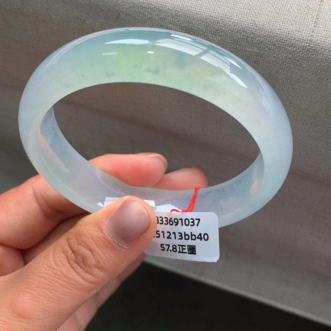 翡翠未镶嵌手镯冰飘绿起光性价比