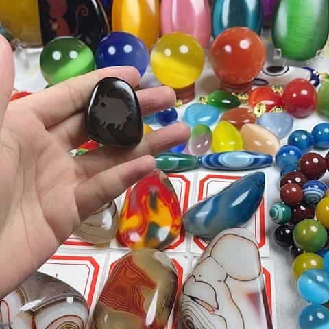 玛瑙/玉髓耳钉未镶嵌