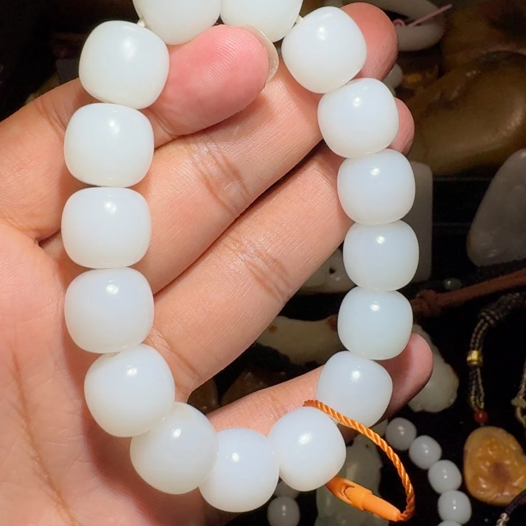 十***子和田玉未镶嵌颈饰