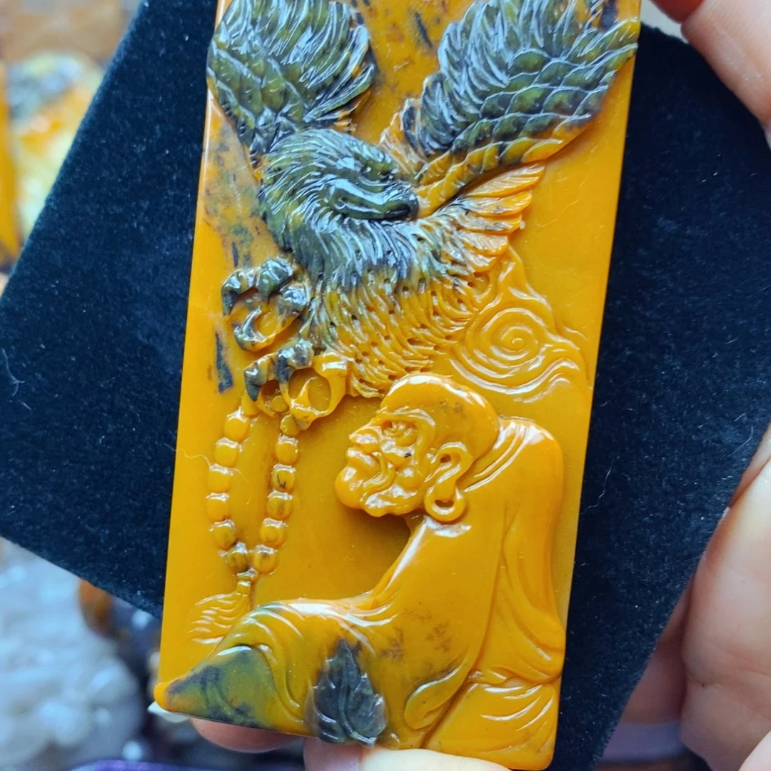 未镶嵌石英质玉（黄龙玉）颈饰