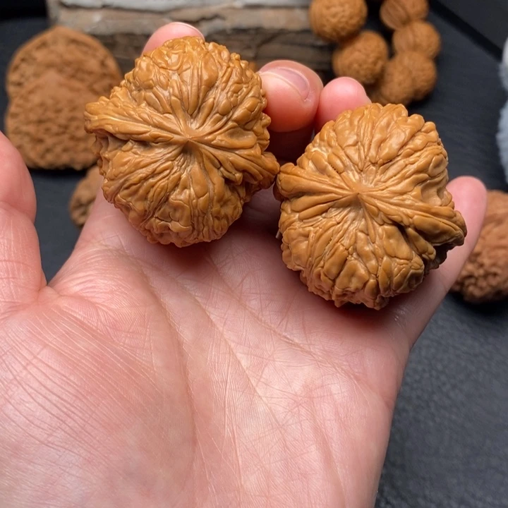 桃核把件全品42门墩