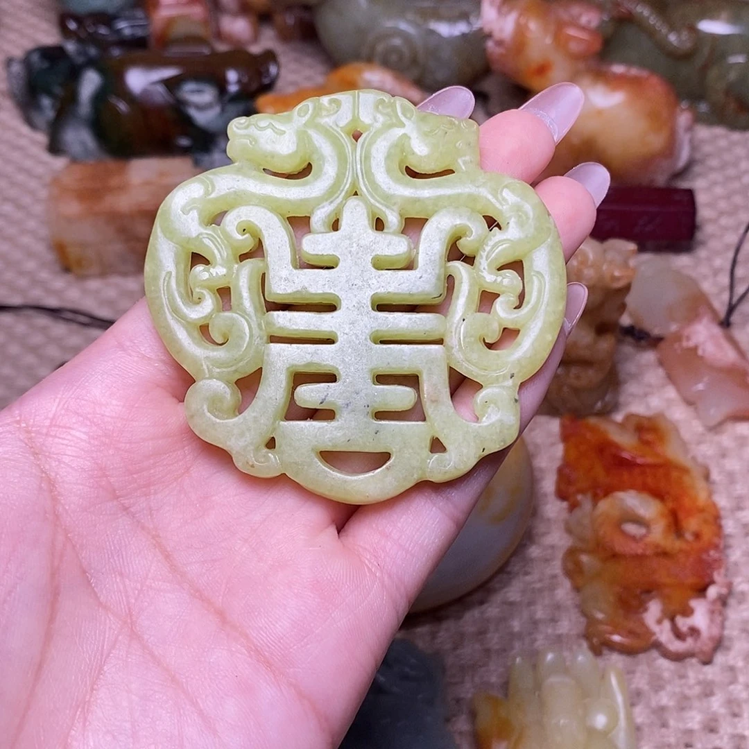 蛇纹石玉未镶嵌颈饰