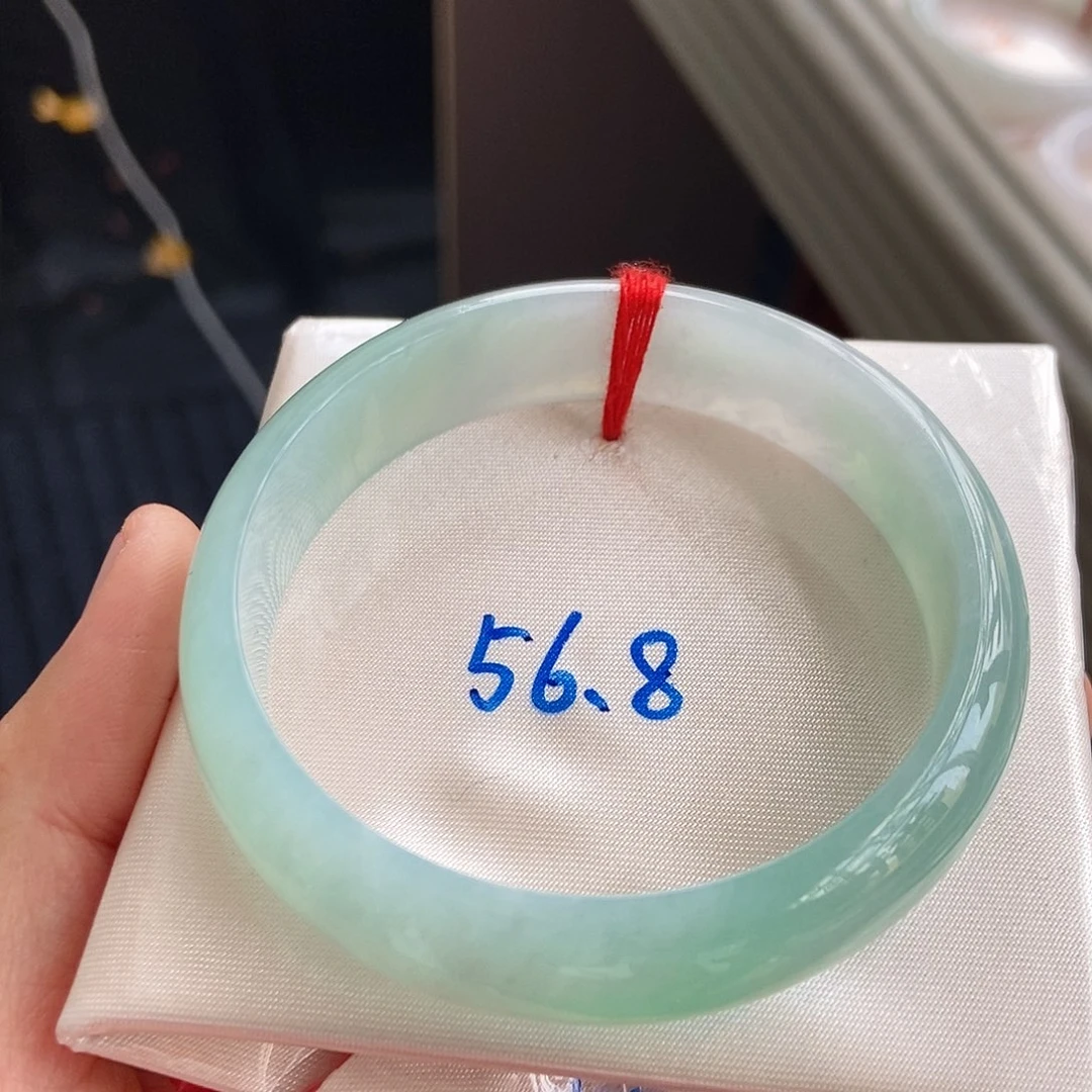 翡翠手镯未镶嵌15轮胎果绿渐变15