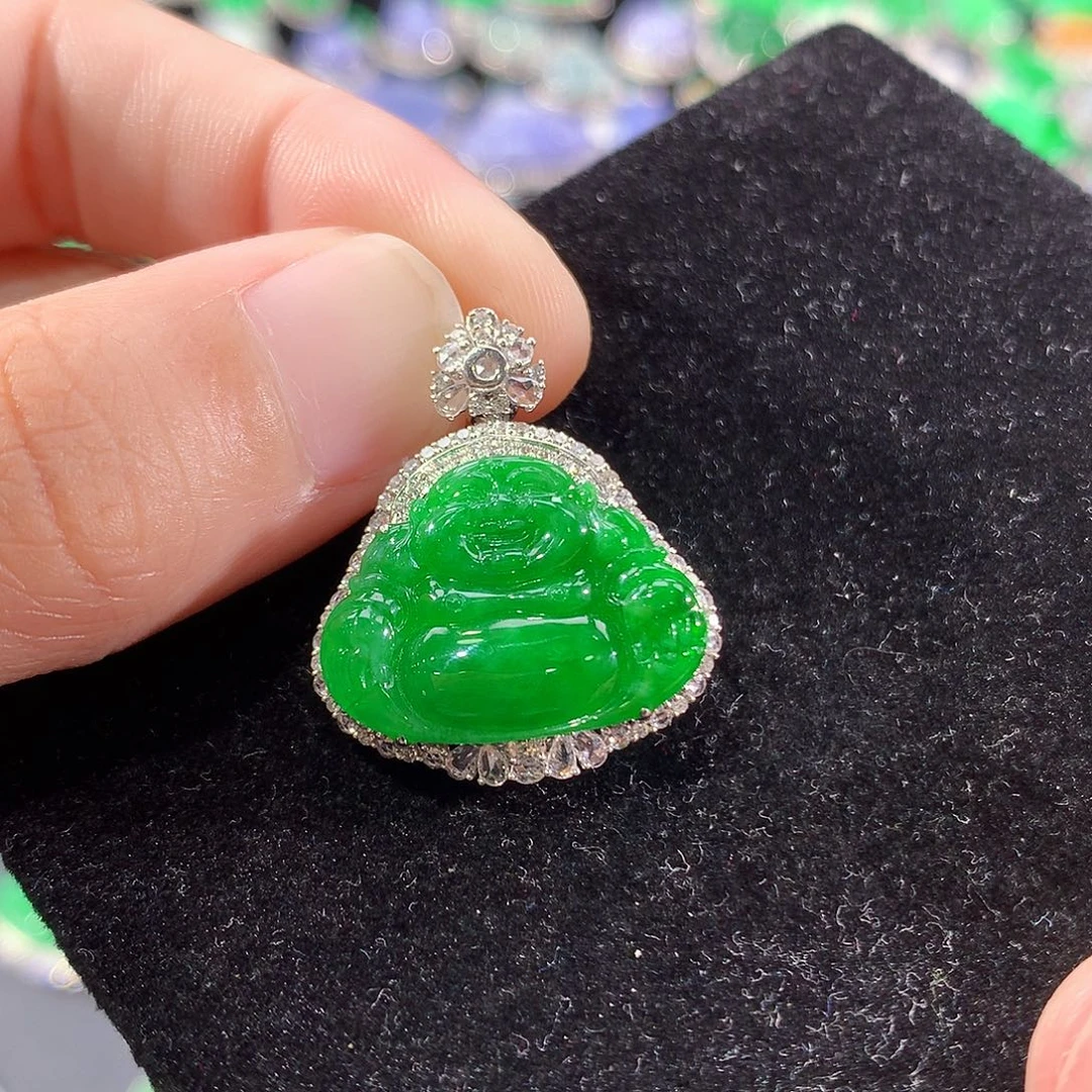 翡翠18K金镶嵌颈饰