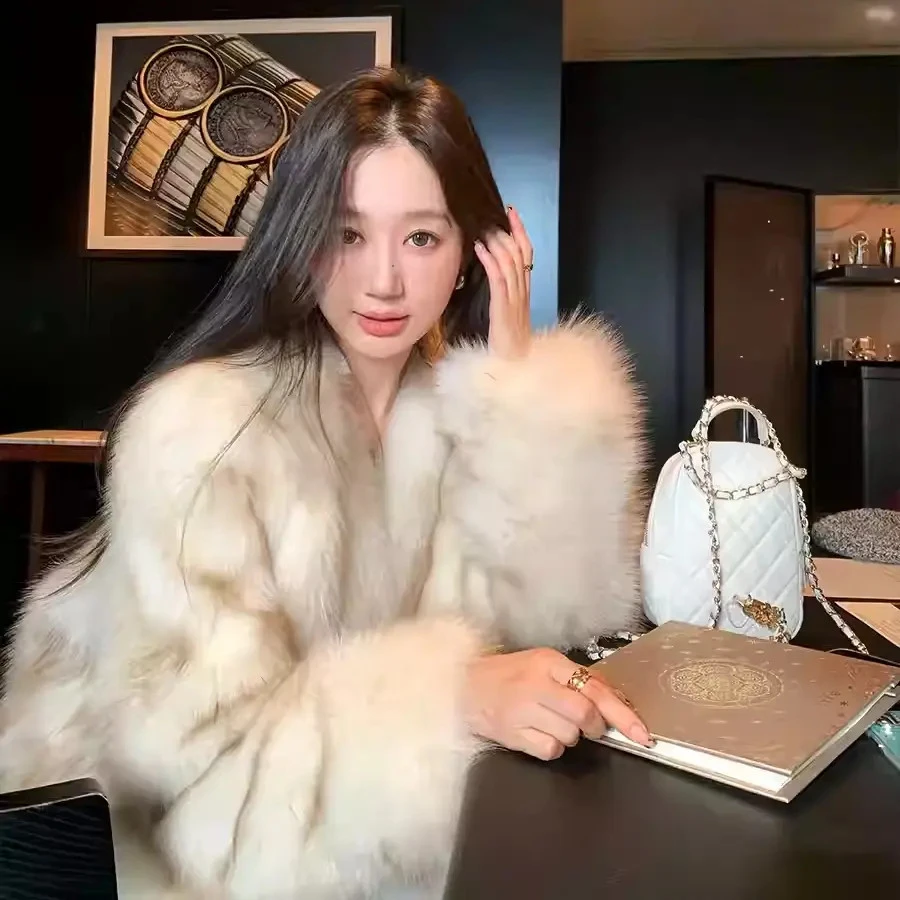 日光岛屿秋冬年轻款毛毛外套女冬季短款女保暖修身洋气上衣