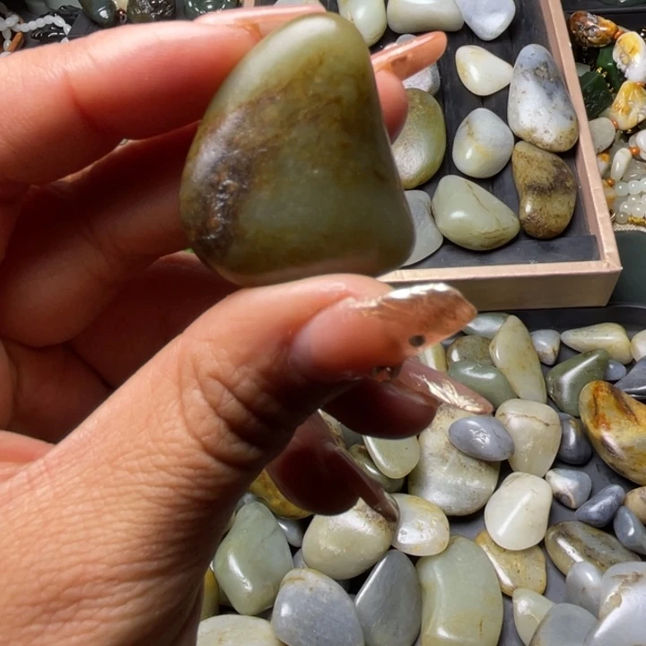 和田玉未镶嵌珠宝奇石