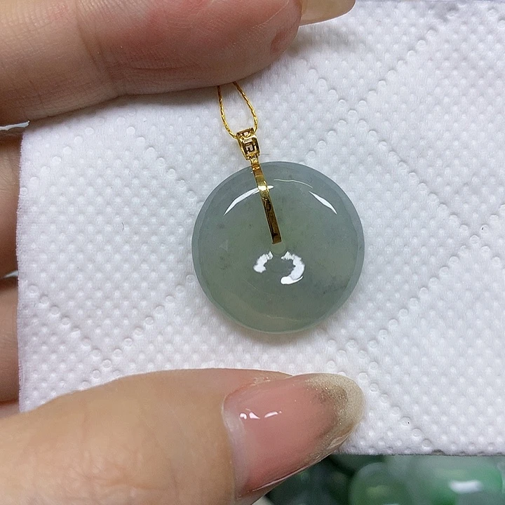 翡翠18K金镶嵌颈饰挂件