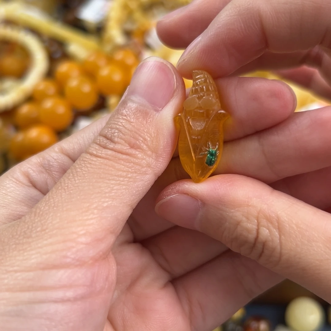 琥珀未镶嵌珠宝奇石
