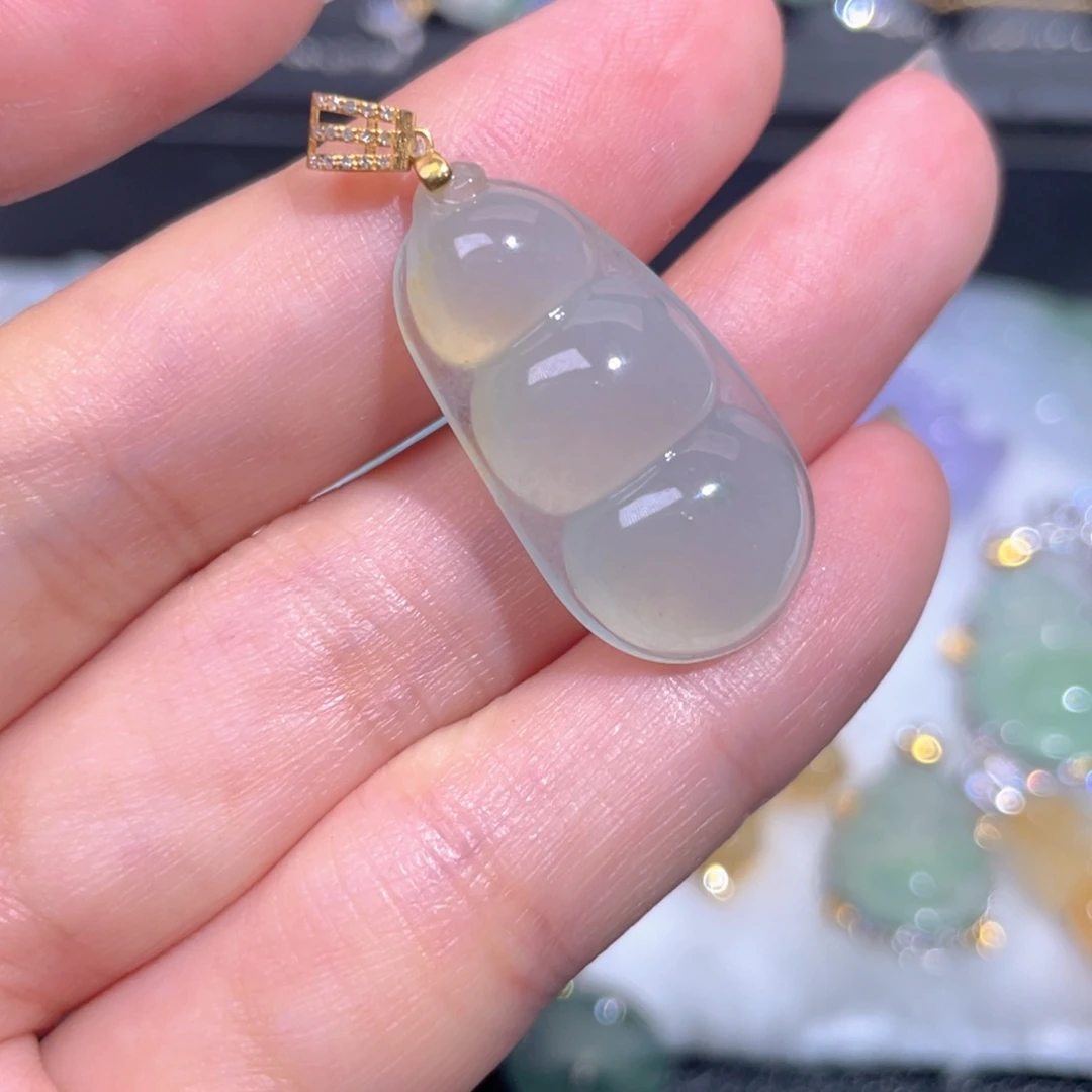 颈饰18K金镶嵌翡翠翡翠