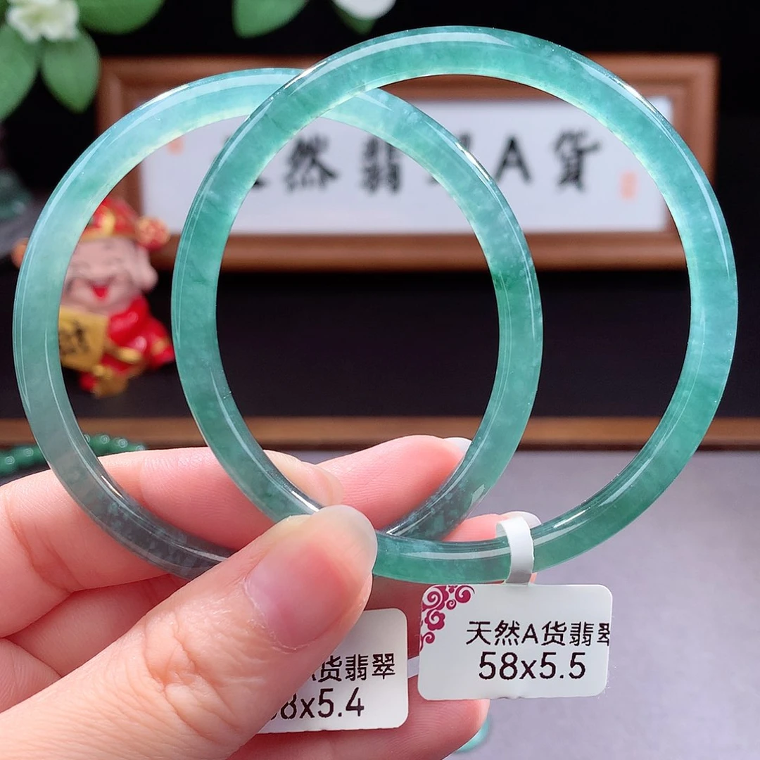 未镶嵌手镯（圆镯）翡翠