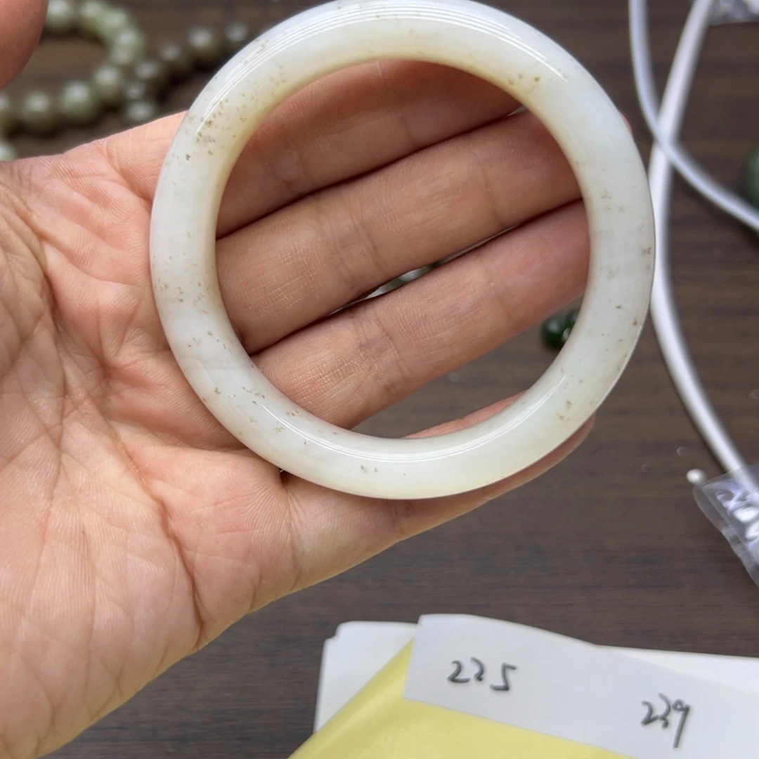 和田玉未镶嵌手镯56.1圈围255