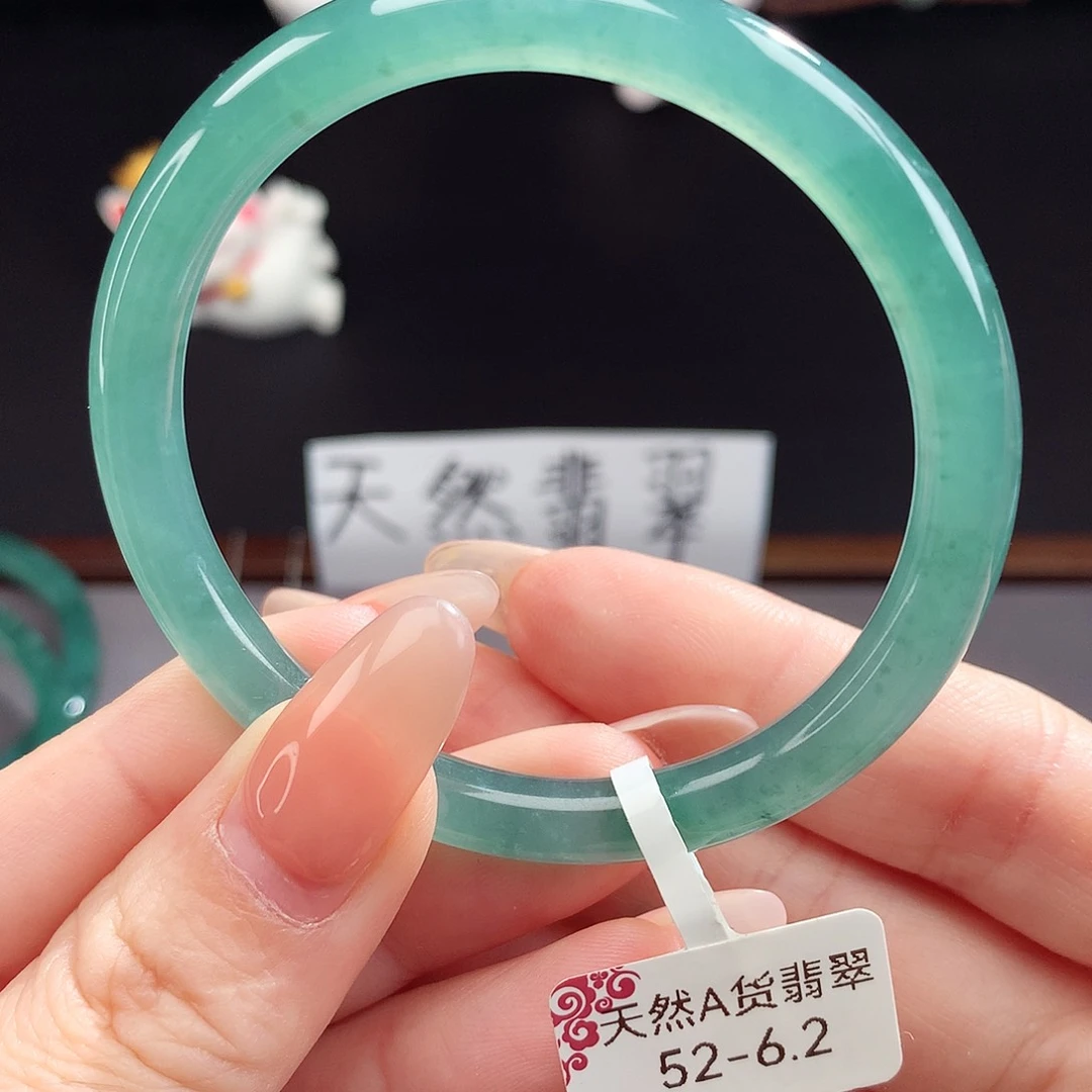 翡翠手镯（圆镯）未镶嵌y*