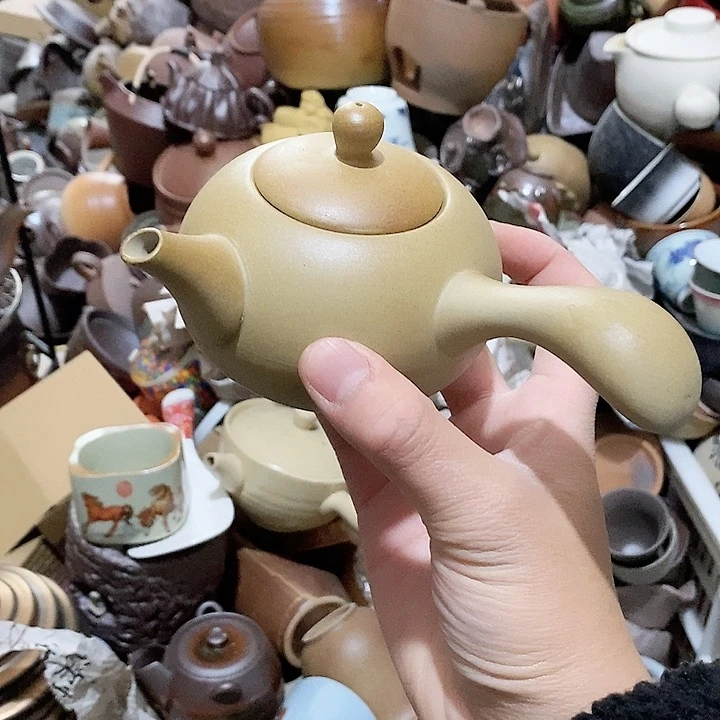 瓷片然后又要在朋友圈翻朋友圈看到一个