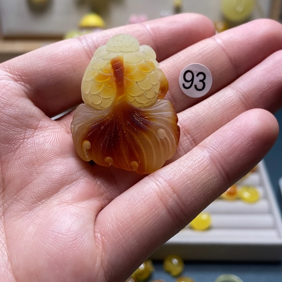 王****琥珀未镶嵌裸石天然琥珀蜜蜡吊坠