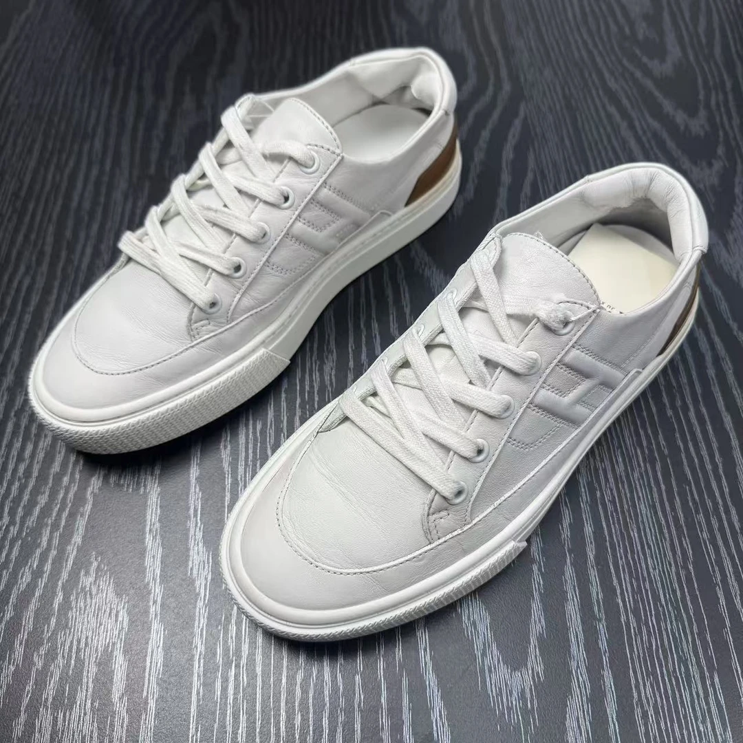 95新 Hermes/爱马仕 男款白色经典板鞋38.5码  lb930
