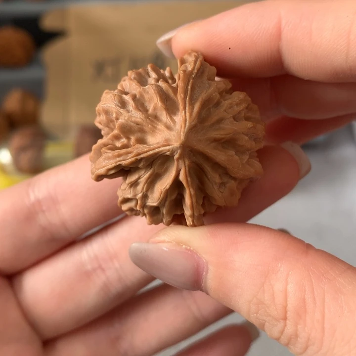 ****文玩核桃把件异形单只