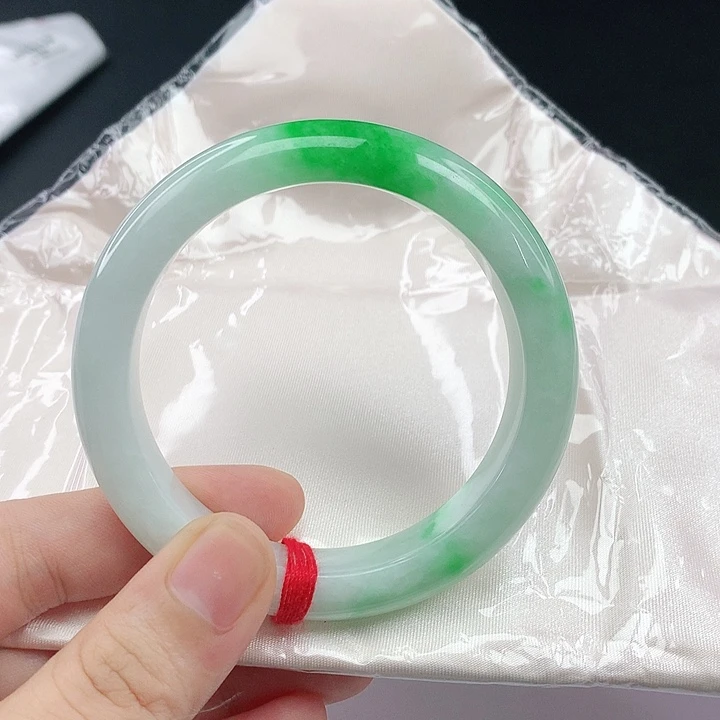 翡翠手镯未镶嵌翡翠356