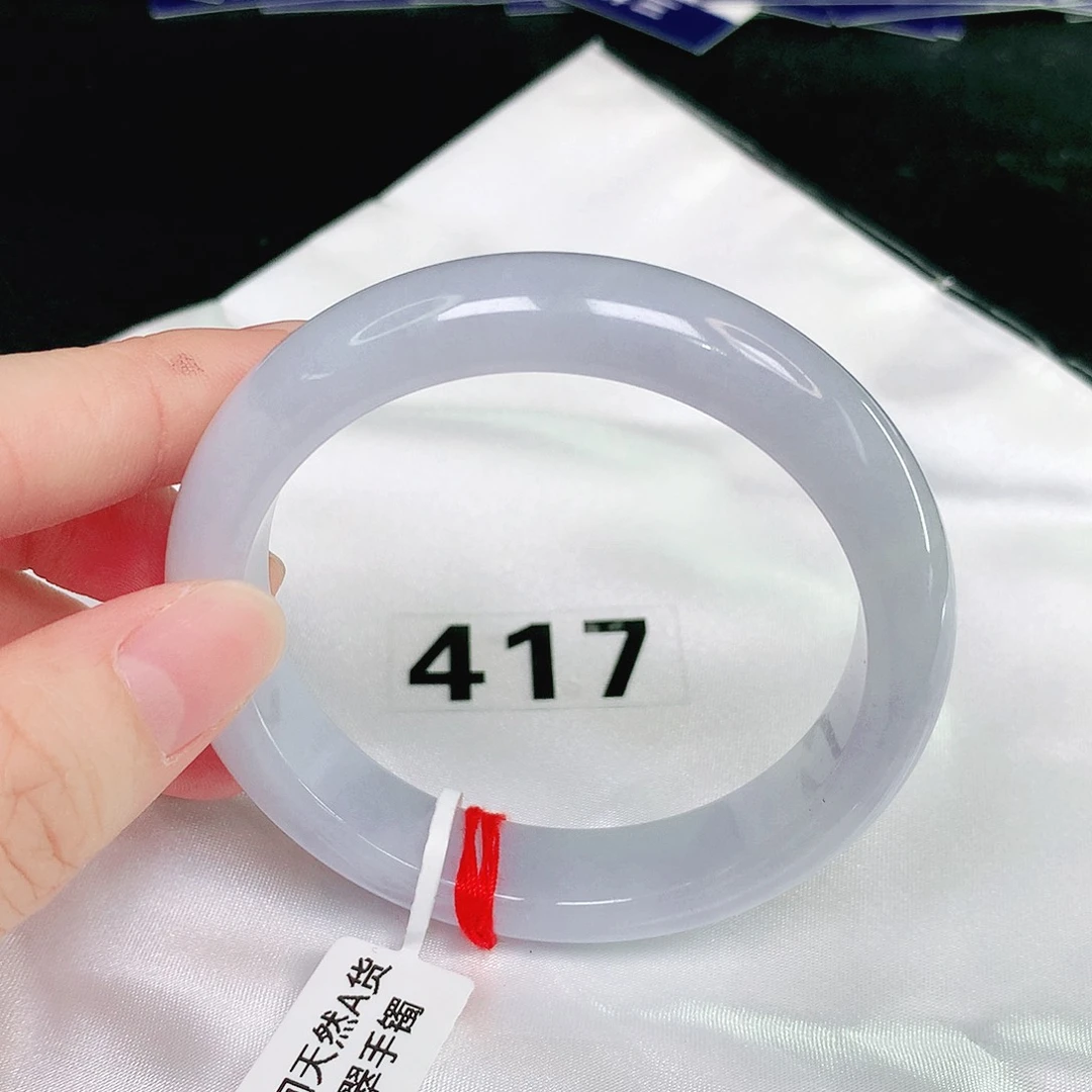 翡翠手镯未镶嵌翡翠手镯未镶嵌
